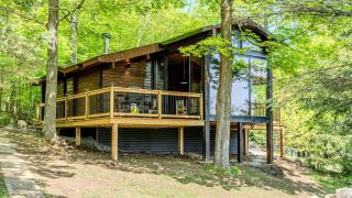 Lake Muskoka Deluxe 3-bdrm Cottage - Pier 100 #80 - Port Carling - 0