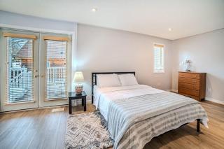 Muskoka Lakefront 4-bdrm Guest House - Port Carling - 4