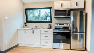 2-bedroom Lake Front Cottage in Harwood ON #5 - Harwood - 7