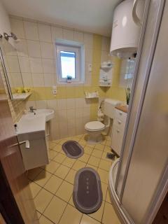 Vineyard Cottage with Private Jacuzzi - Metlika - 3