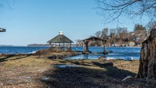 2-bedroom Lake Front Cottage in Harwood ON #2 - Harwood - 6