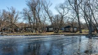 2-bedroom Lake Front Cottage in Harwood ON #2 - Harwood - 3