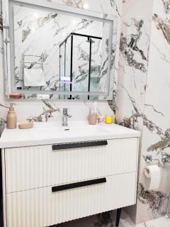 Estet Luxe Apartments - Alma-Ata - 8