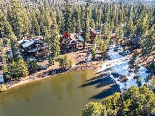 The Lake Chalet - - 9