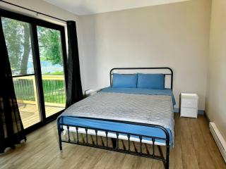 2-bedroom Lake Front Cottage in Harwood ON #6 - Harwood - 8