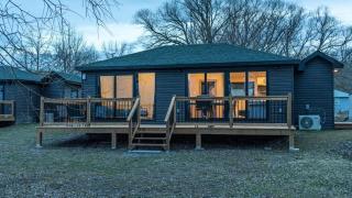 2-bedroom Lake Front Cottage in Harwood ON #4 - Harwood - 9