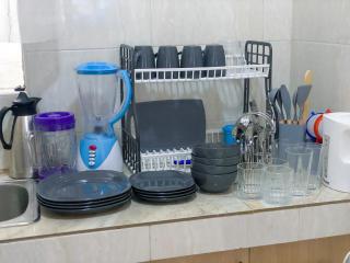 1BR Pent Apartment in the Whitehouse, Garden Estate with Free Parking and WiFi - Nairobi - 5