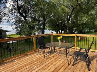 2-bedroom Lake Front Cottage in Harwood ON #7 - Harwood - 0