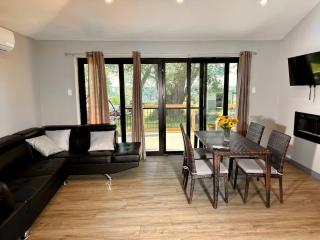 2-bedroom Lake Front Cottage in Harwood ON #7 - Harwood - 9