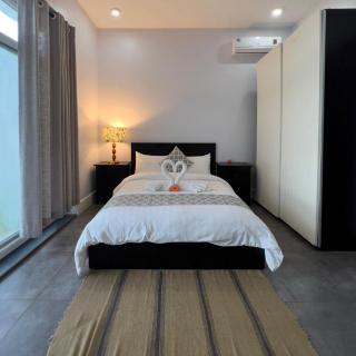 Private Villa - - 9