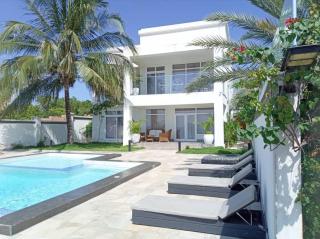 Private Villa - - 6