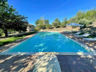 Detached villa - sleeps 10 - pool - pergola - playground for children - wifi - Petroro - 4