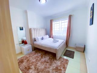 1BR Pent Apartment in the Whitehouse, Garden Estate with Free Parking and WiFi - Nairobi - 2