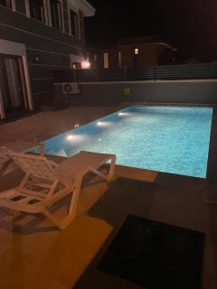 Tamamen Müstakil Havuzlu Villa - Çeşme - 6