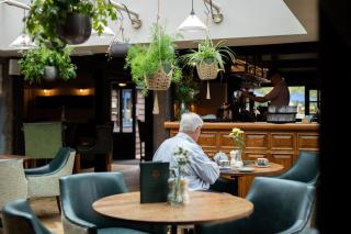 Cromwell Arms Country Pub with Rooms - Romsey - 4