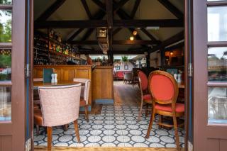 Cromwell Arms Country Pub with Rooms - Romsey - 5