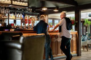 Cromwell Arms Country Pub with Rooms - Romsey - 8