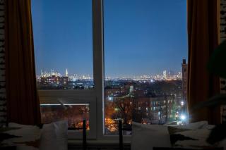Bright & Bold+NYC View, Sleep 13, Park 2 cars FREE - 4