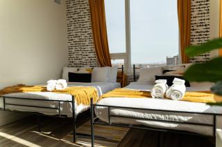 Bright & Bold+NYC View, Sleep 13, Park 2 cars FREE - East Orange - 4