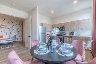 Bright & Bold+NYC View, Sleep 13, Park 2 cars FREE - East Orange - 7
