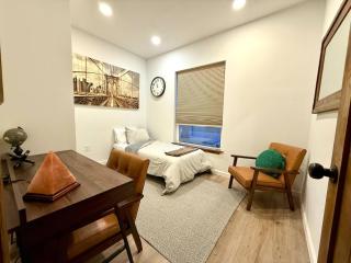 Stylish 3BR w/ WiFi, AC, near vibrant Delmar Loop & top St. Louis attractions. - 9