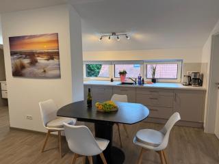 Modernes Haus am See, Ferienhaus Gavner im Seepark Lehe - Wiefelstede - 3