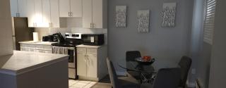 Ground-Level Gem: 2-Bedroom City Retreat - Calgary - 8