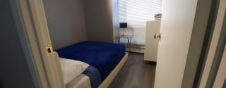 Ground-Level Gem: 2-Bedroom City Retreat - Calgary - 5