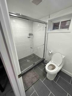 Lovely Basement 1-bedroom with free parking - Washington - 8