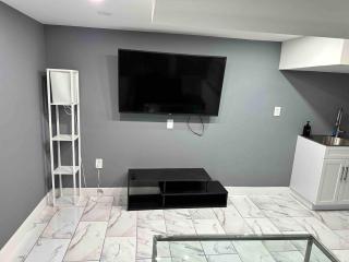 Lovely Basement 1-bedroom with free parking - Washington - 2