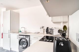 Spacious 2Bed Apartment in Preston by Eason Stays with Free Parking Good for Leisure and Family Getaway - Preston - 6