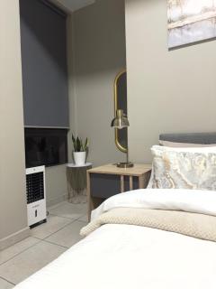 Business, fun, relaxation in the heart of Rosebank - 3