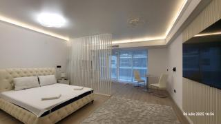 White Titanic Sunshine - 1