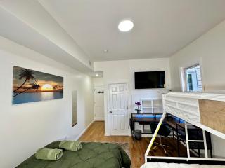 Hotel-Style, No Host, Professionally Managed ID255 - Jersey City - 6