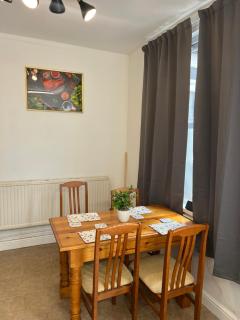 Supreme Home - Wolverhampton - 8