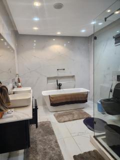 Fully furnished 4 bedroom serviced duplex in gated estate with constant water DSTV and unlimited fiber internet Includes 5kva solar inverter lights TVs fans fridge only generator housekeeper and driver SUV rental available at extra cost - Lekki - 4