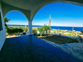 House Anatoli, veranda with view, 11 km to airport, 450 m to beach - Artemida - 7