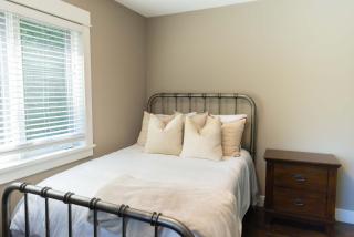 4 BR Renovated Home - Next to Horse Show Pet Friendly - 4