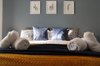 Stylish Cambridge Home with Garden - - 2
