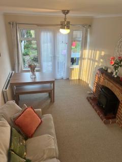 Blue Bungalow - - 2