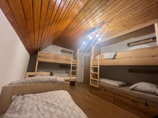 Hikers Paradise Hostel High Tatras - - 2