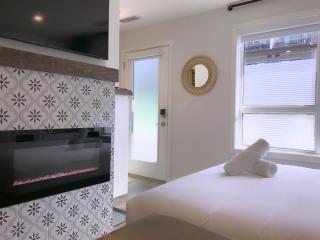 Perfect Location Cozy Canmore Studio - 8