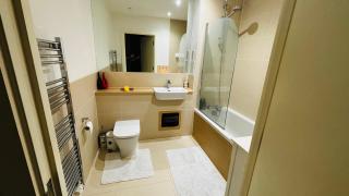 Entire Apartment on Elizabeth Line - Harold Wood - 3