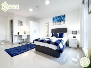 3 Bedroom Apt By ThreeThreeThreesProperty Short Lets & Serviced Accommodation Leeds With Wi-Fi & Parking - Leeds - 9