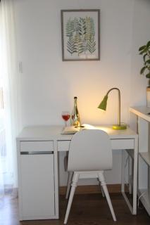 Serene Don River Nature Retreat- 2BR apartment, Private Patio, Free Breakfast & Parking - Toronto - 2