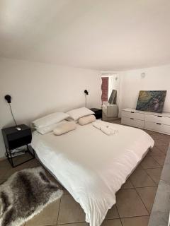 Stylish Loft w Balcony-near Duomo and Fish market - 9