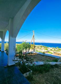 House Anatoli, veranda with view, 11 km to airport, 450 m to beach - Artemida - 8