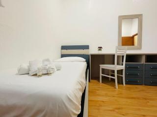 Duomo-Bicocca Large with WIFI 150 meters from M1 - Milan - 2
