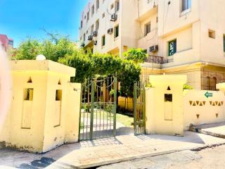 Flats for rent in the most prestigious location in hurghada - Banī Ghālib - 1