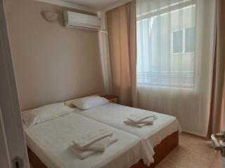 Aloha Guest Apartments - 1